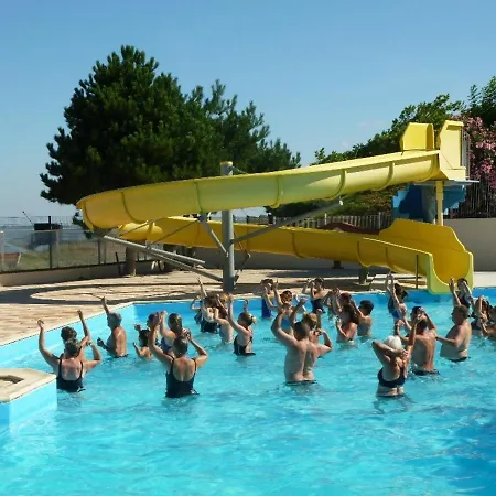 Mobil-home A : Proche Plage, 2 Chambres, Tv, Plancha, Parking, Ideal Famille - Fr-1-709-58 בית נופש פוראס