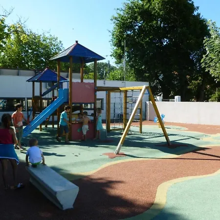 Mobil-home A : Proche Plage, 2 Chambres, Tv, Plancha, Parking, Ideal Famille - Fr-1-709-58 בית נופש