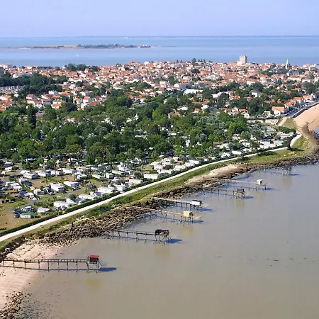 Mobil-home à : Proche Plage, 2 Chambres, Tv, Plancha, Parking, Idéal Famille - Fr-1-709-58 Fouras