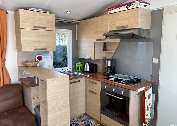 Mobil-home à : Proche Plage, 2 Chambres, Tv, Plancha, Parking, Idéal Famille - Fr-1-709-58 * Fouras