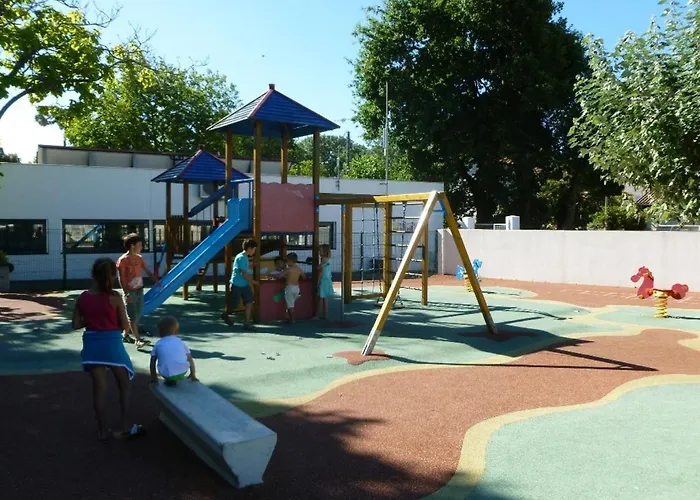 Mobil-home à : Proche Plage, 2 Chambres, Tv, Plancha, Parking, Idéal Famille - Fr-1-709-58 Hébergement de vacances