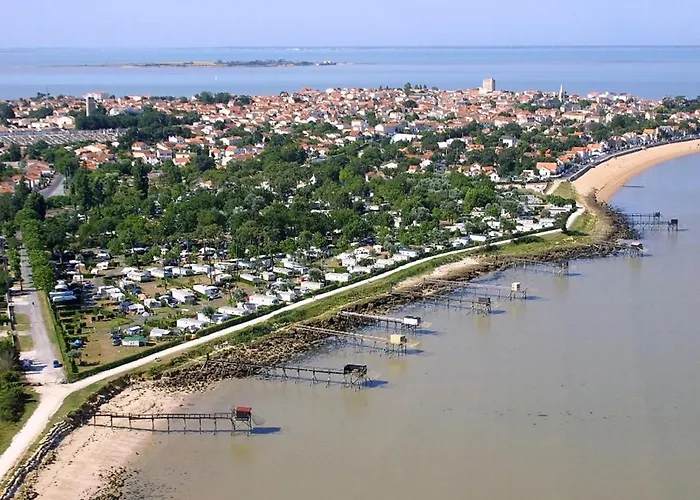 Mobil-home à : Proche Plage, 2 Chambres, Tv, Plancha, Parking, Idéal Famille - Fr-1-709-58 Fouras